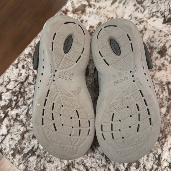 Crocs Kids’ LiteRide Clog, Black/White, 1 Little Boy - Picture 8 of 8